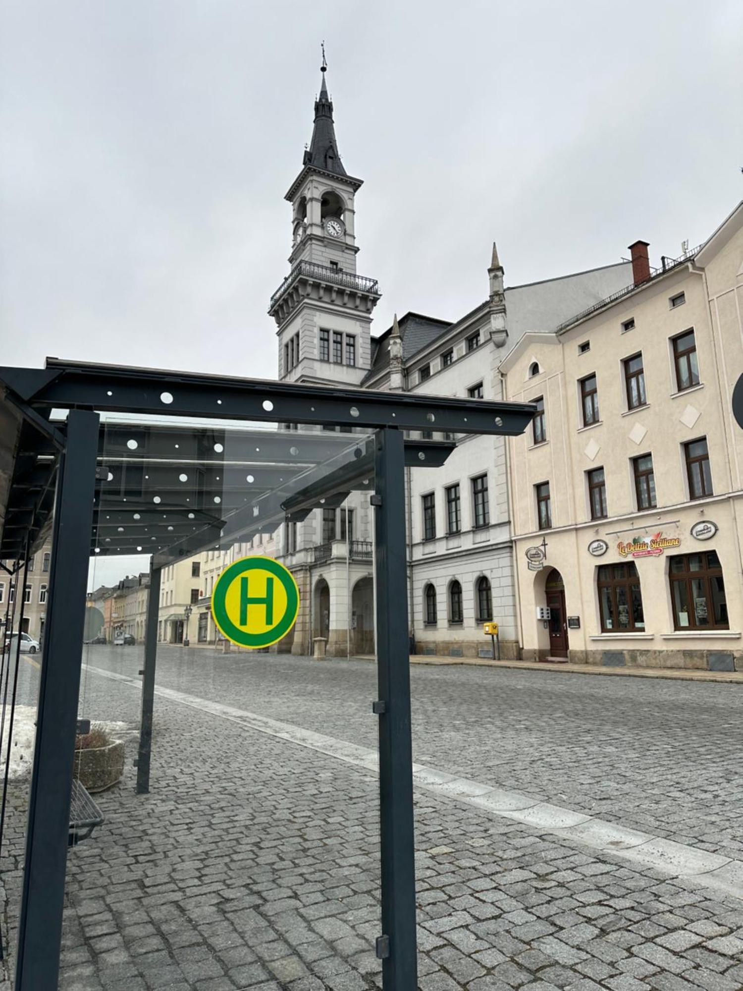 Ein Zimmer Wohnung Am Markt Oelsnitz  Exterior foto